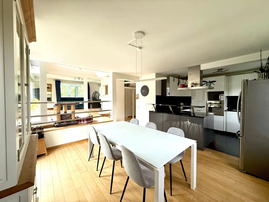 Dining Room - Duplex with Terrace in Berchem-Sainte-Agathe