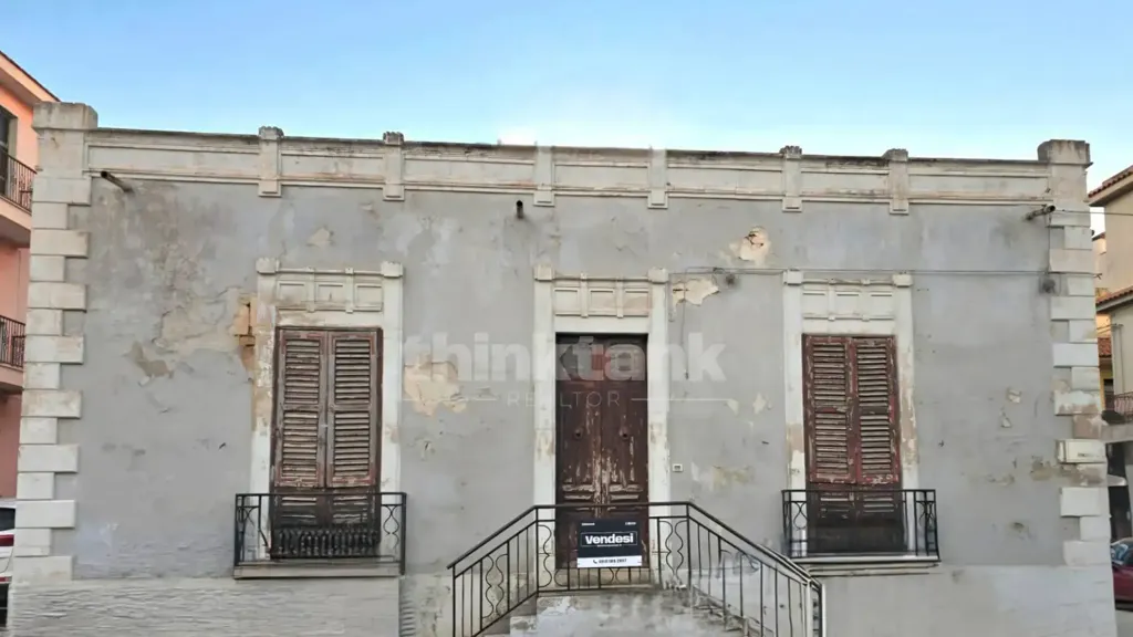 Exterior - Historic Villa with Dual Entrances in Rosolini