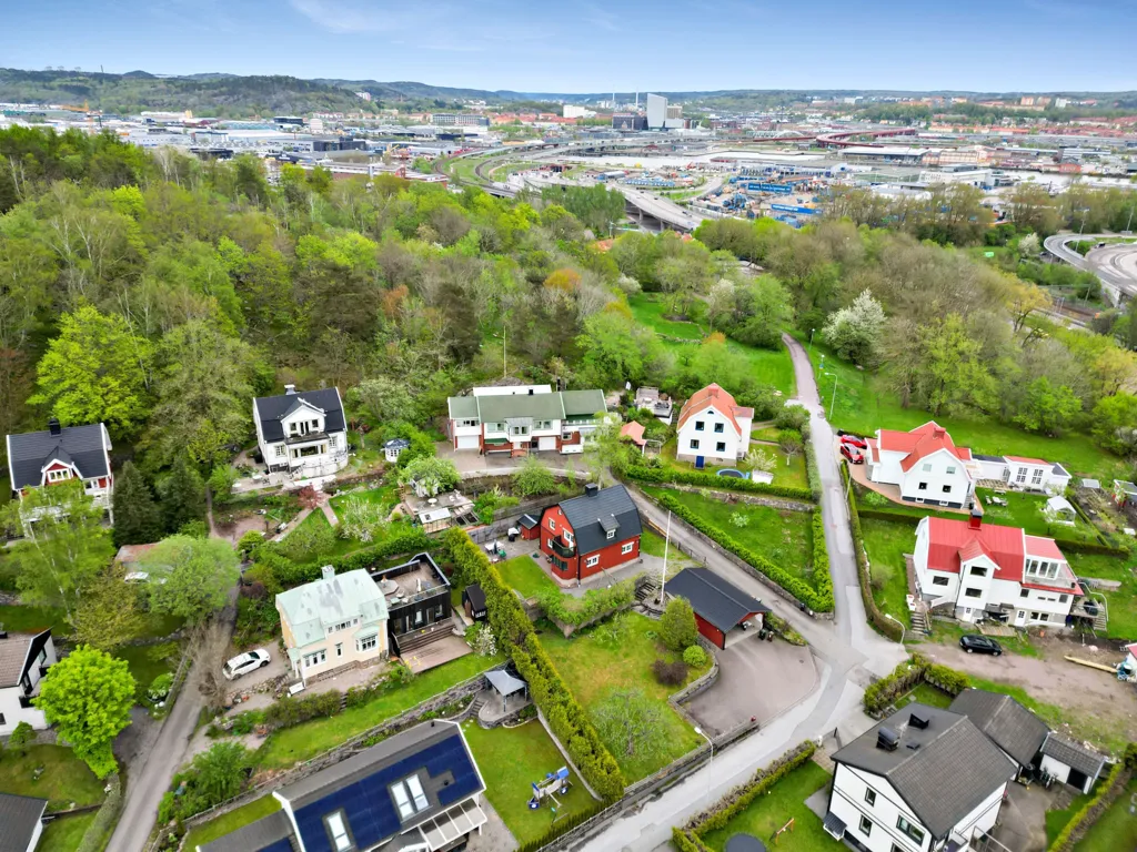 Õhuvaade - Modern Villa with Garden in Backaplan