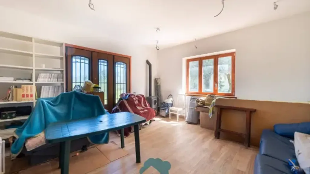 Bureau - Rustic Villa with Garden in Poli
