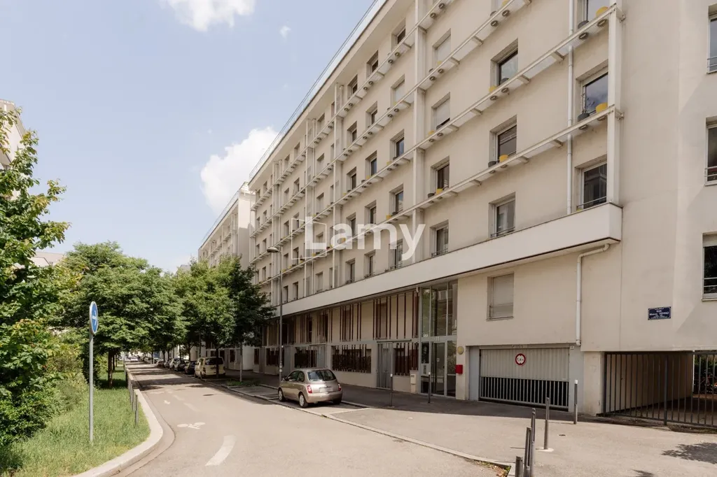 Välivaade - Bright 3-Bed Flat with Balcony in Recent Building