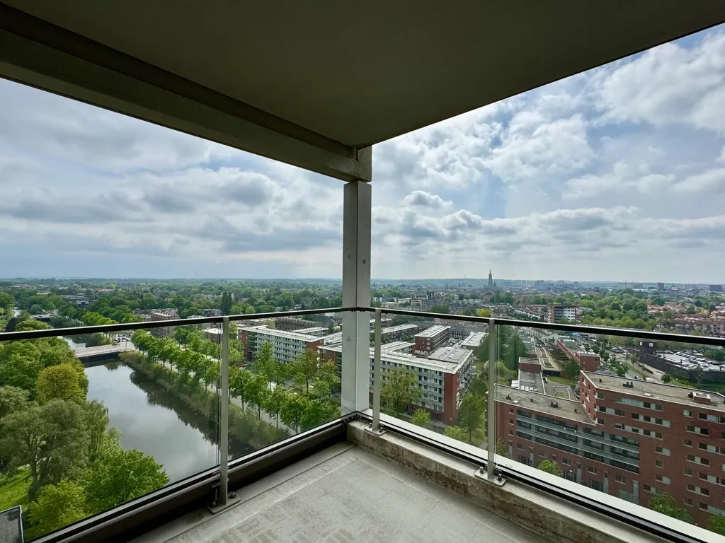 Balcon - Modern 3-Bedroom Apartment with Amersfoort View