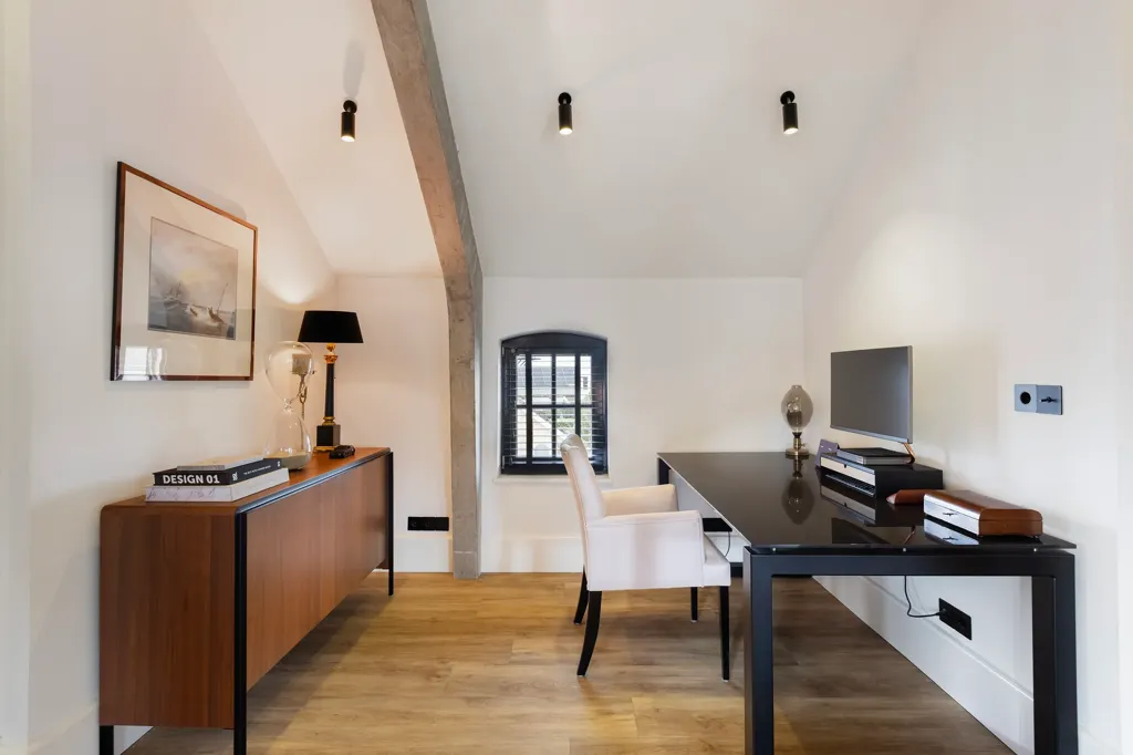 Bureau - Luxury Loft with Garden in Westmaas