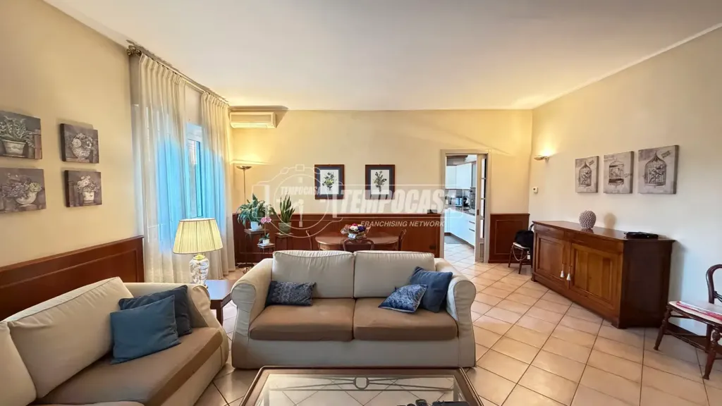 Séjour - Maison 8 pièces à IT