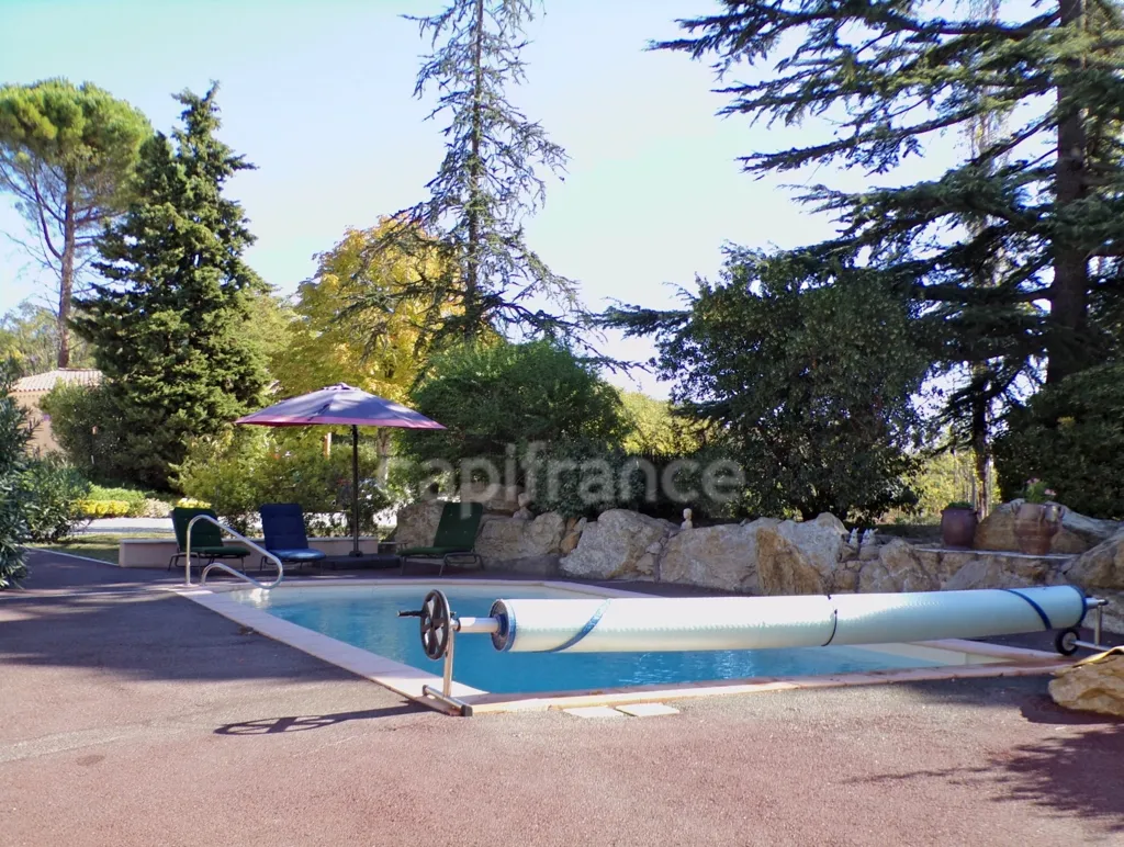 Bassein - Villa with Pool in Cruzy