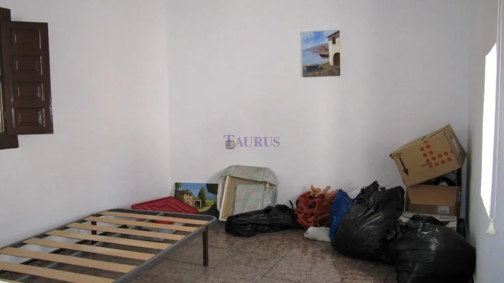 Magamistoad - Townhouse with Garden in Sayalonga Centre