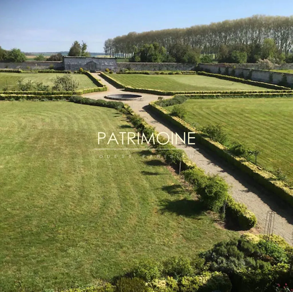 Aed - Triplex near Château de la Trousse, Ocquerre