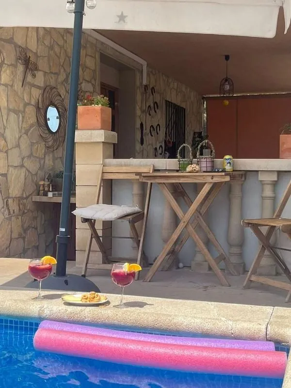 Piscine - Chalet with Pool and Terrace in El Catllar