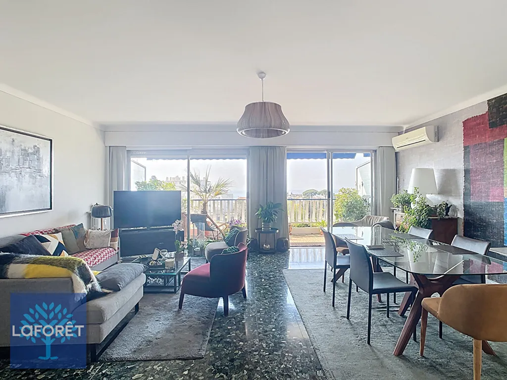 Elutuba - Renovated 2-Bed Apartment with Sea View in Cannes