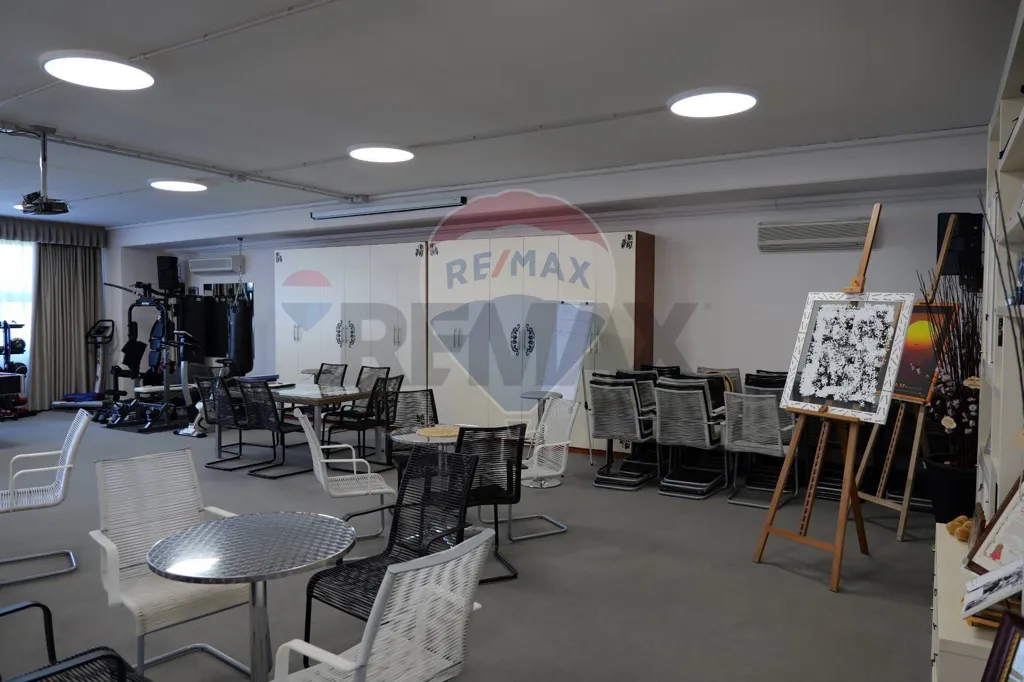 Office - Professional Space with Parking in Rovereta