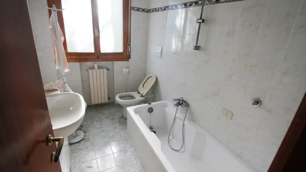 Vannitoad - 4-Bed Apartment with Terraces in Empoli