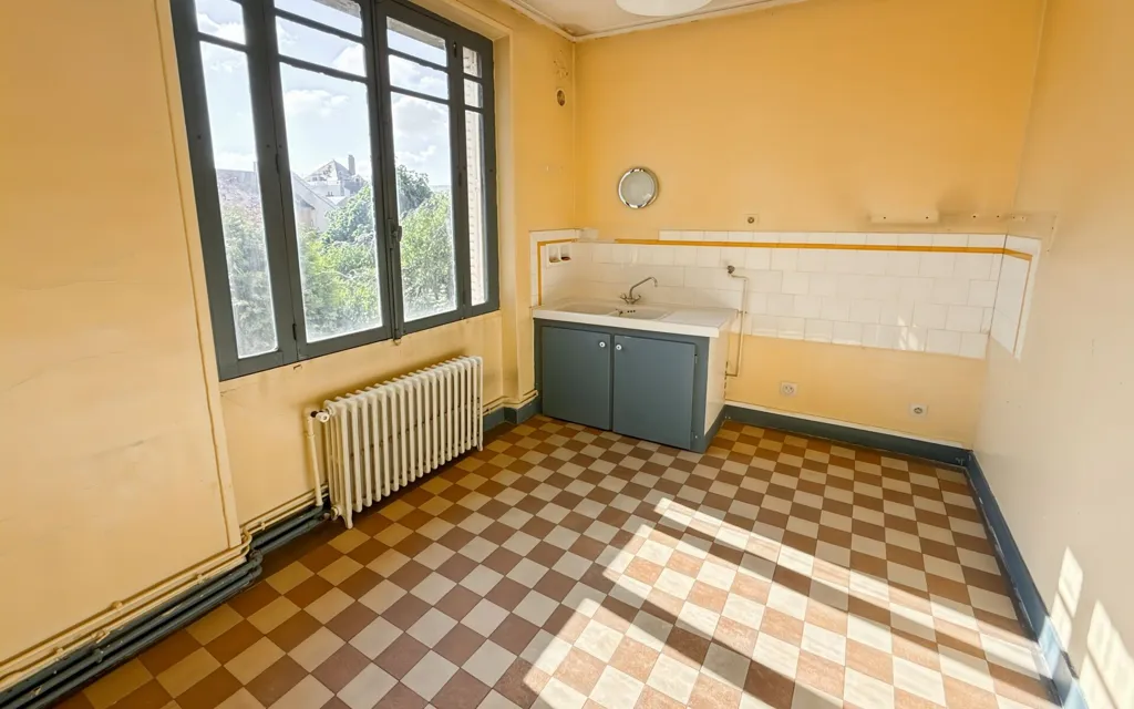 Pièces - Appartement Charmant à Rénover à Orléans