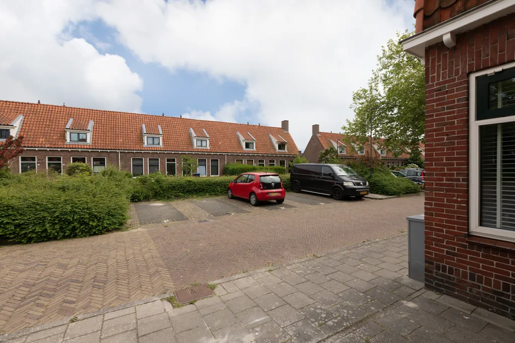 Esterno - Modernised 1930s Semi-detached House in Bolsward