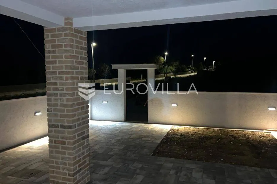 Terrazza - Dalmatian Stone Villa with Pool in Vrsi, Zadar