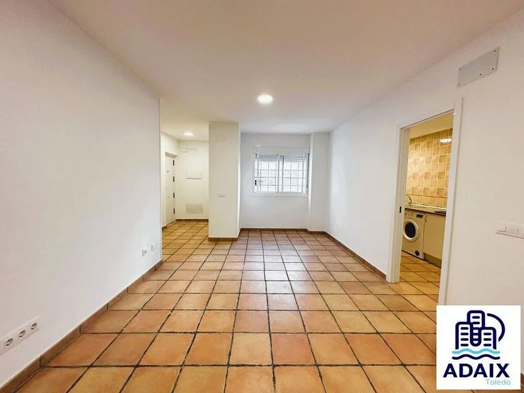 Esik - Modern Flat with Balcony in Santa Olalla