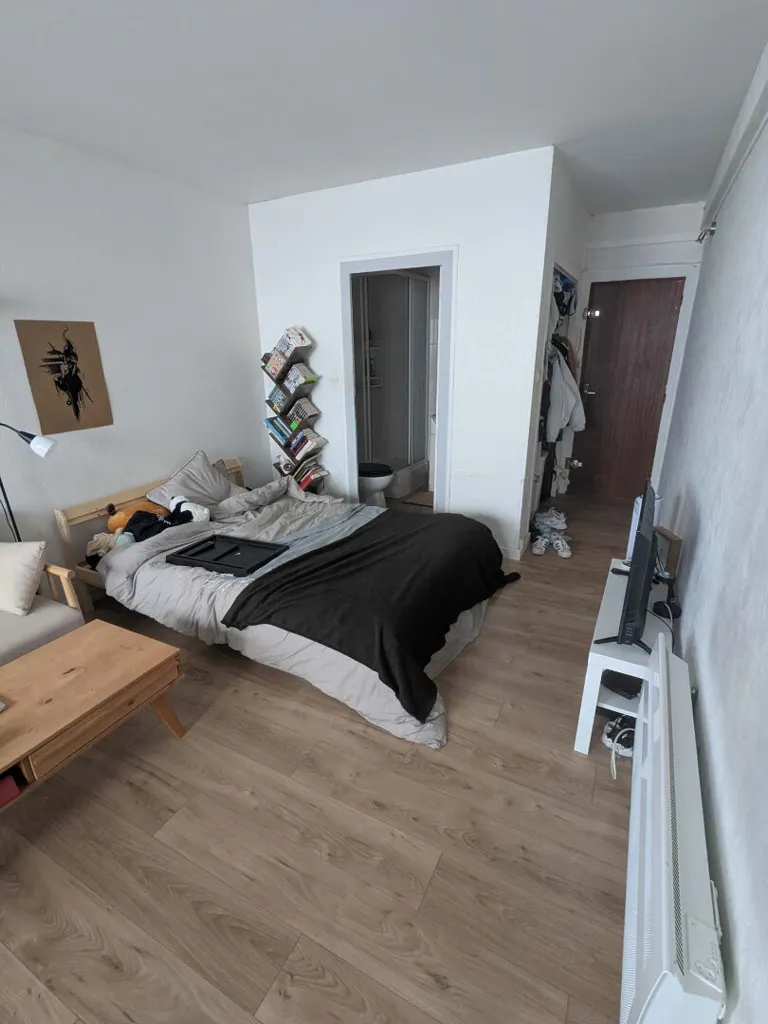 Bedrooms - Spacious Studio with Balcony in Bordeaux
