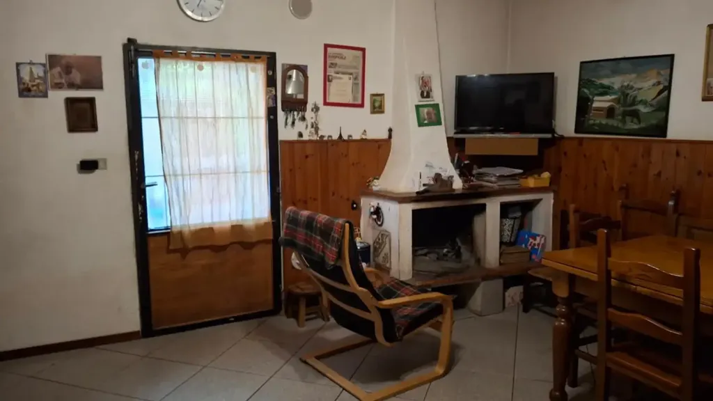 Dining Room - Spacious Apartment with Terrace in Empoli