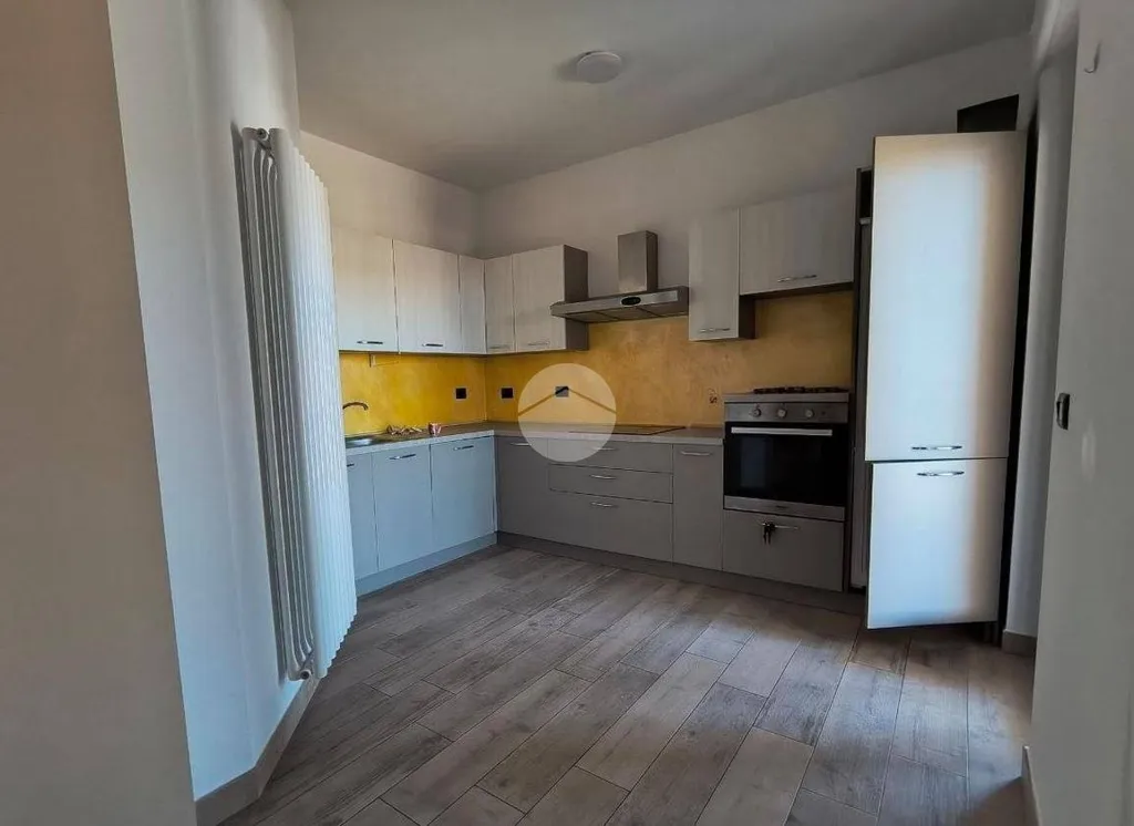 Köök - Rented Apartment with Balcony in Cervere