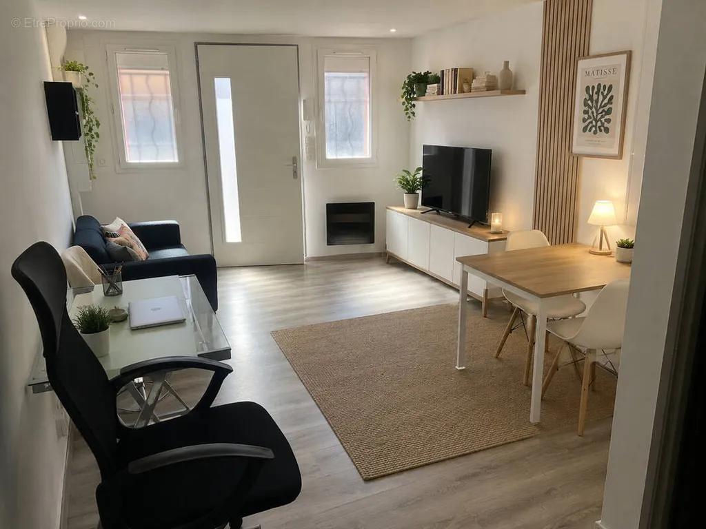 Séjour - T1 Rénové avec Vue sur Toulousaine à Saint-Agne