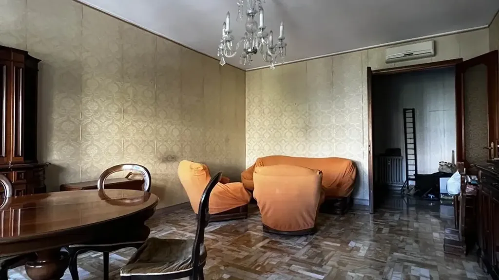 Salle à manger - Apartment with Balcony in Mantova