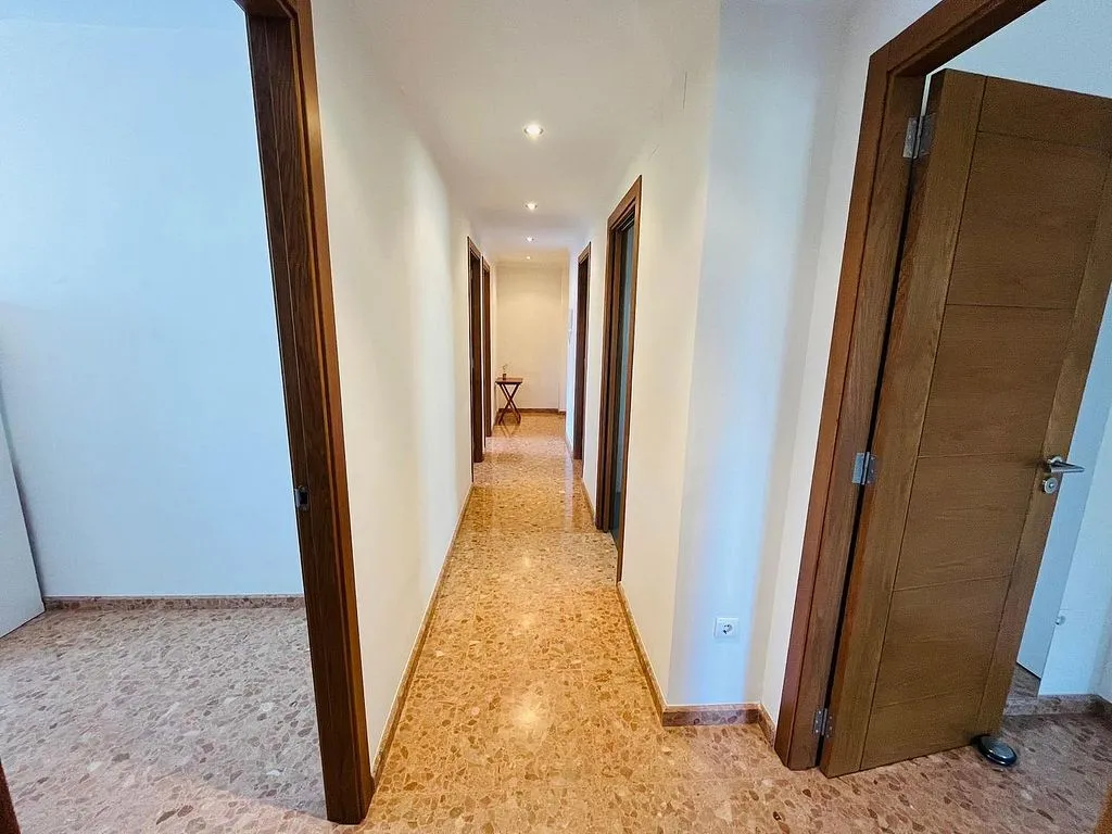 Hallway - Student-Friendly Flat with Balcony in Moncada