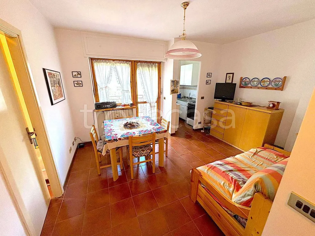 Söögituba - Three-bedroom Apartment with Balcony in Oulx