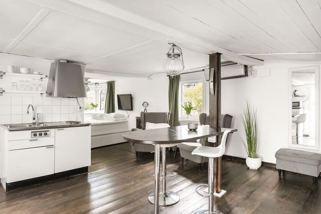 Cuisine - Three-Unit Property with Garden in Stäket