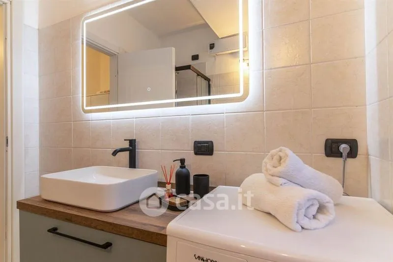 Salles de bain - Modern Studio with Garden View in Borgomanero