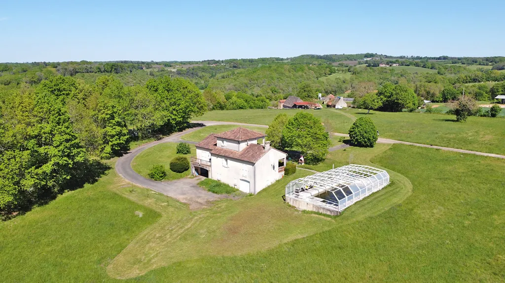 Õhuvaade - Contemporary House with Pool in Saint Geniès