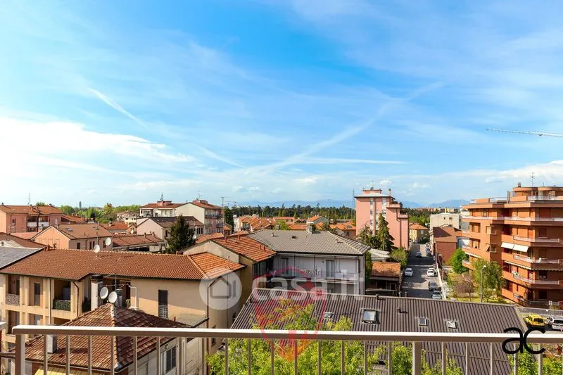 Balcon - Restored Trilocale with Balcony in Brugherio