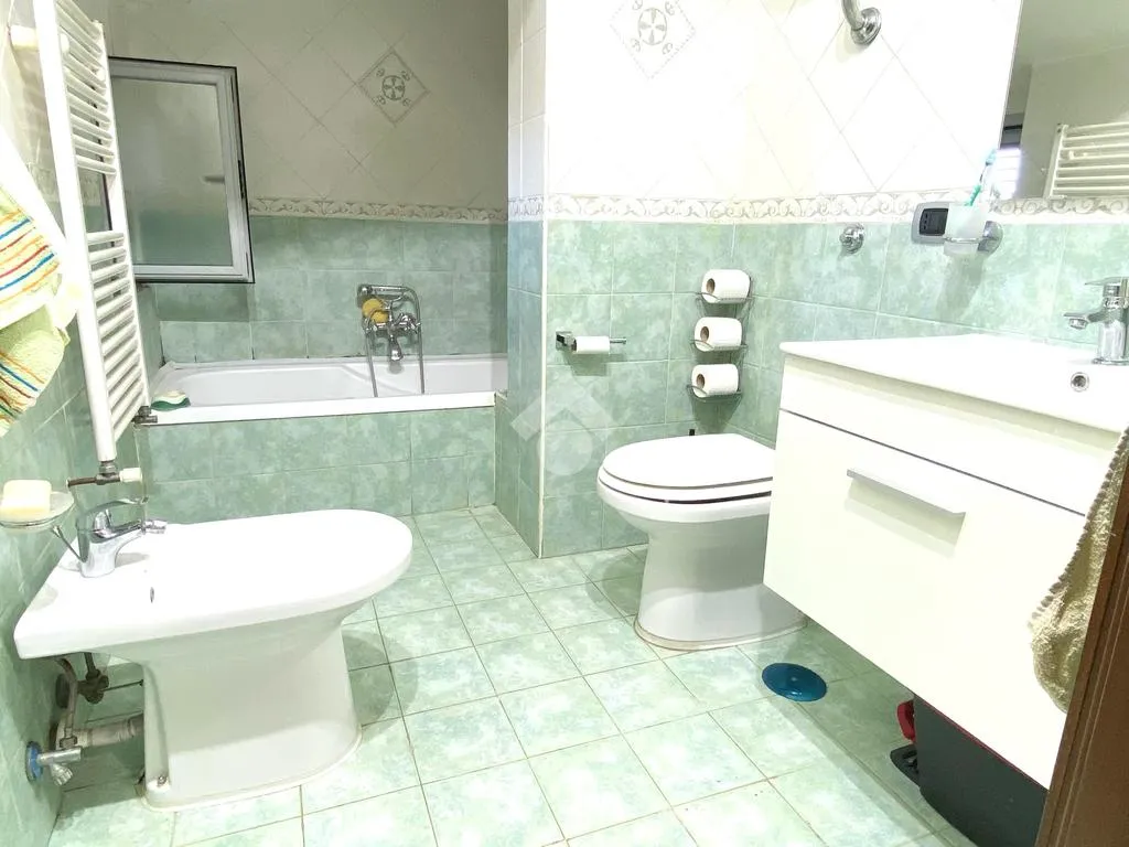 Bagni - Appartamento con terrazzo in parco ad Acerra