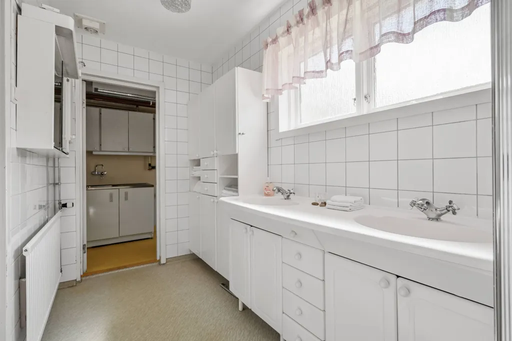 Salles de bain - 1-Storey Villa with Garden in Sollentuna