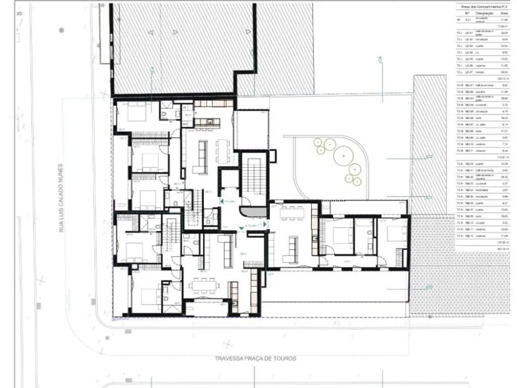 Plaan - Luxury Duplex with Terrace in Montijo