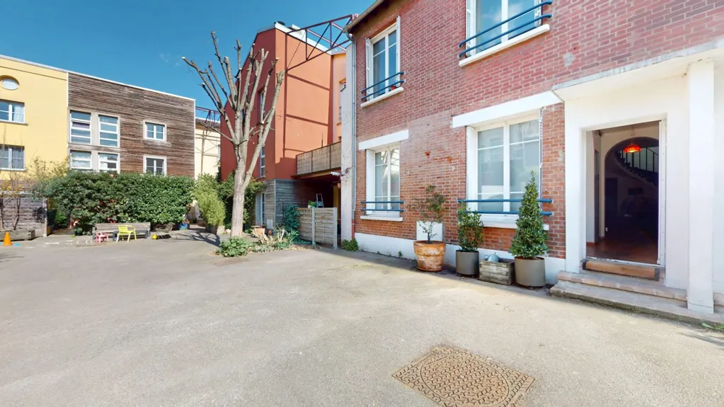 Jardin - Maison avec Cour Privative et Parking à Pantin