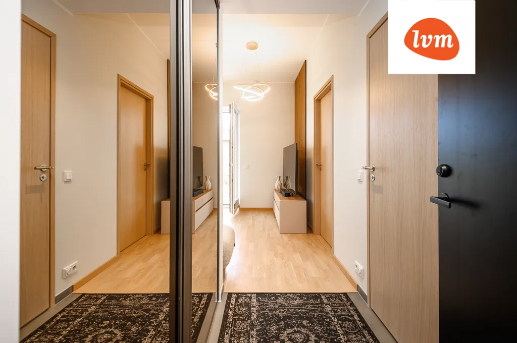 hallway_entrance