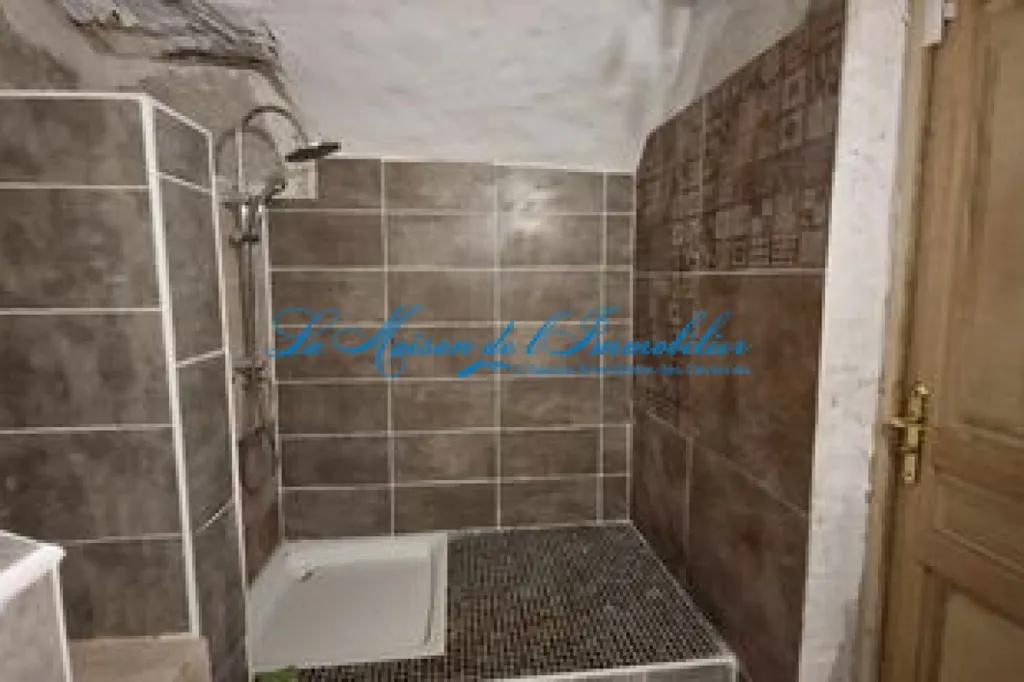 Bathrooms - Converted Barn with Panoramic View near Saint-Ambroix
