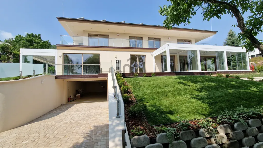 Välivaade - Luxury Duplex with Garden in Budapest III