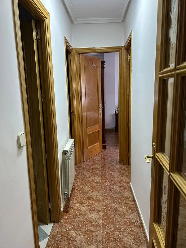 Esik - Modernised Flat with Air Conditioning in Parla