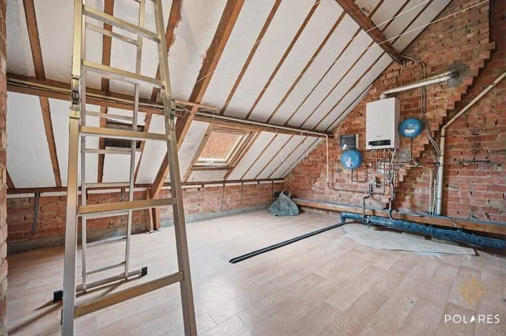 House with Separate Ground Floor Unit in Centre