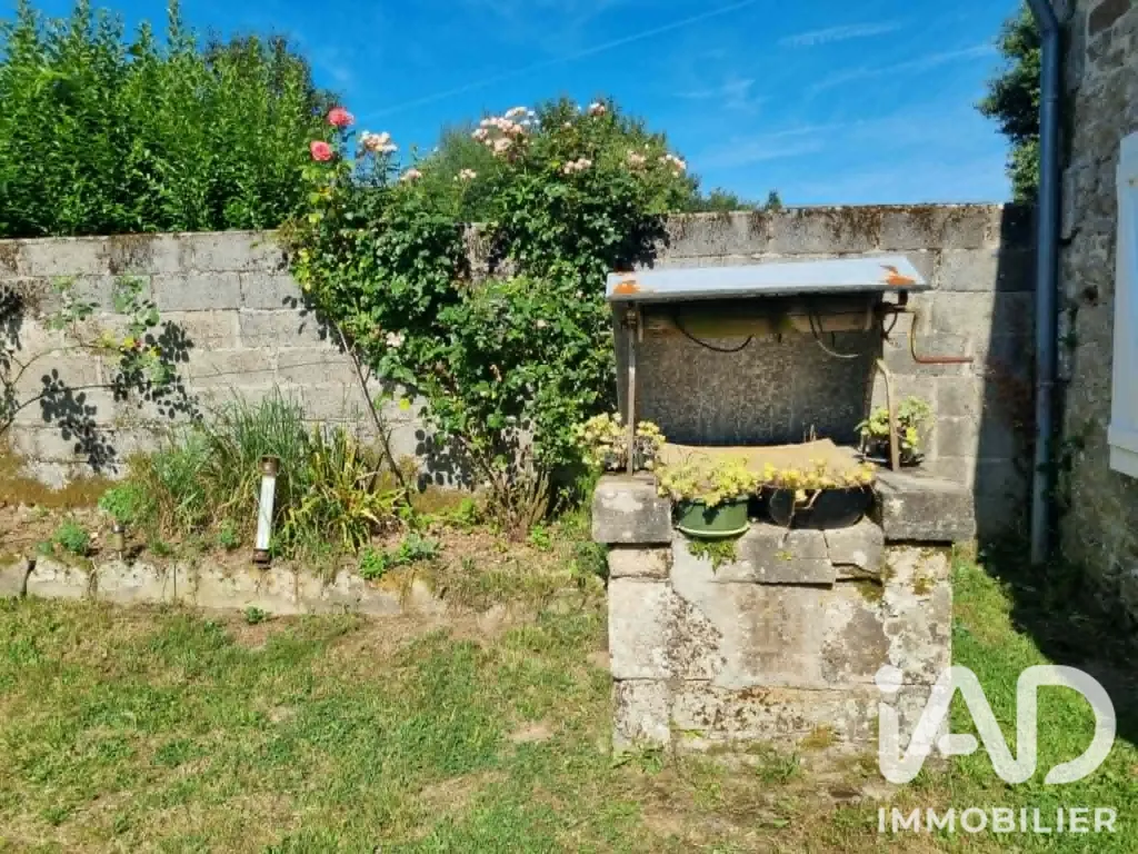 Giardino - Authentic Longère with Wooded Garden in Melrand