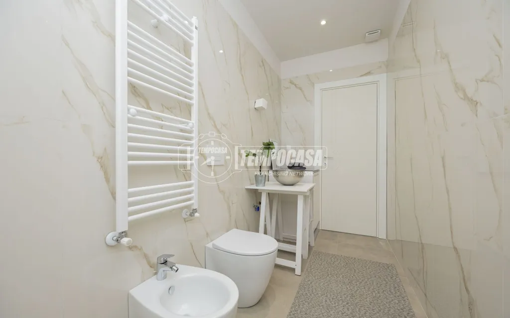 Bagni - Fully Rented Flat with Balcony in Milan
