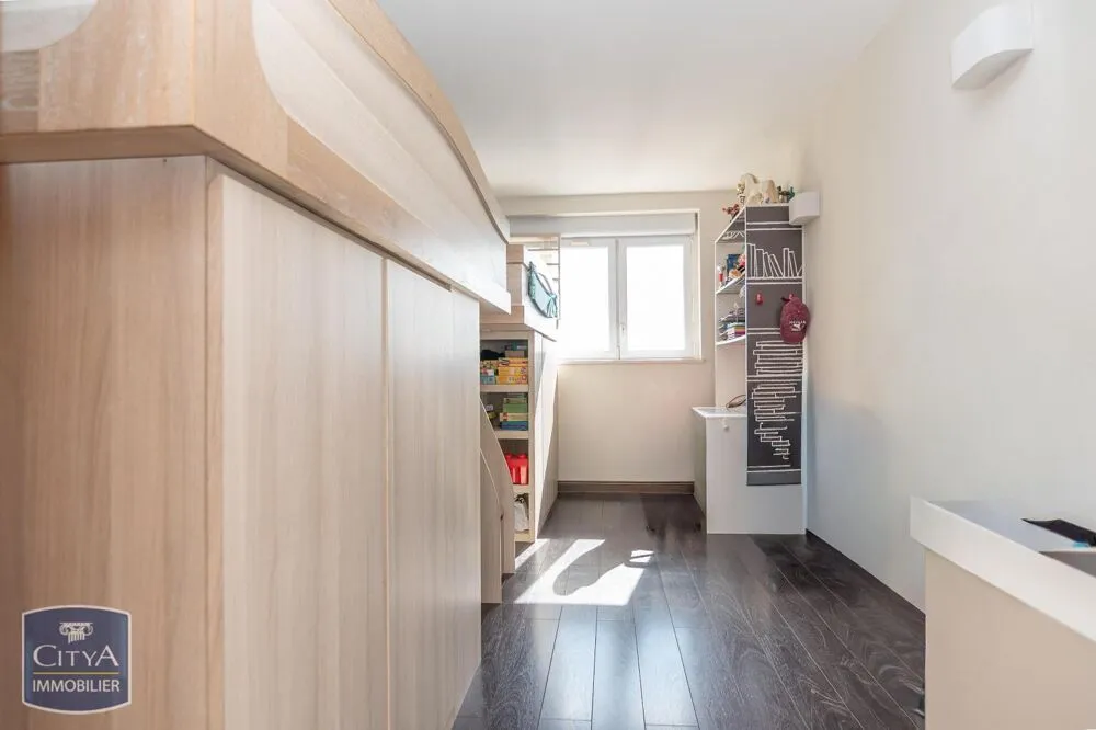 Chambres - Appartement Rénové avec Balcon au Cœur de Chalon-sur-Saône
