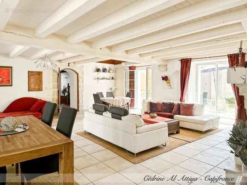 Salle à manger - Propriété de Caractère avec Piscine à Saint-Xandre