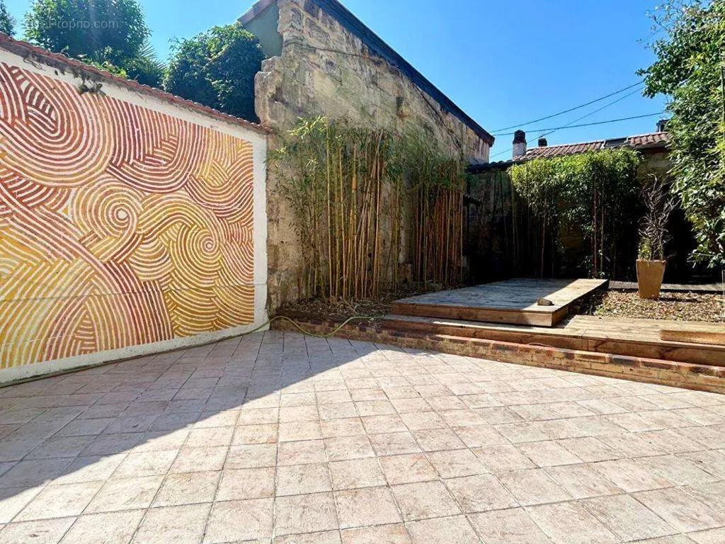 Garden - Luxury House with Garden in Bordeaux
