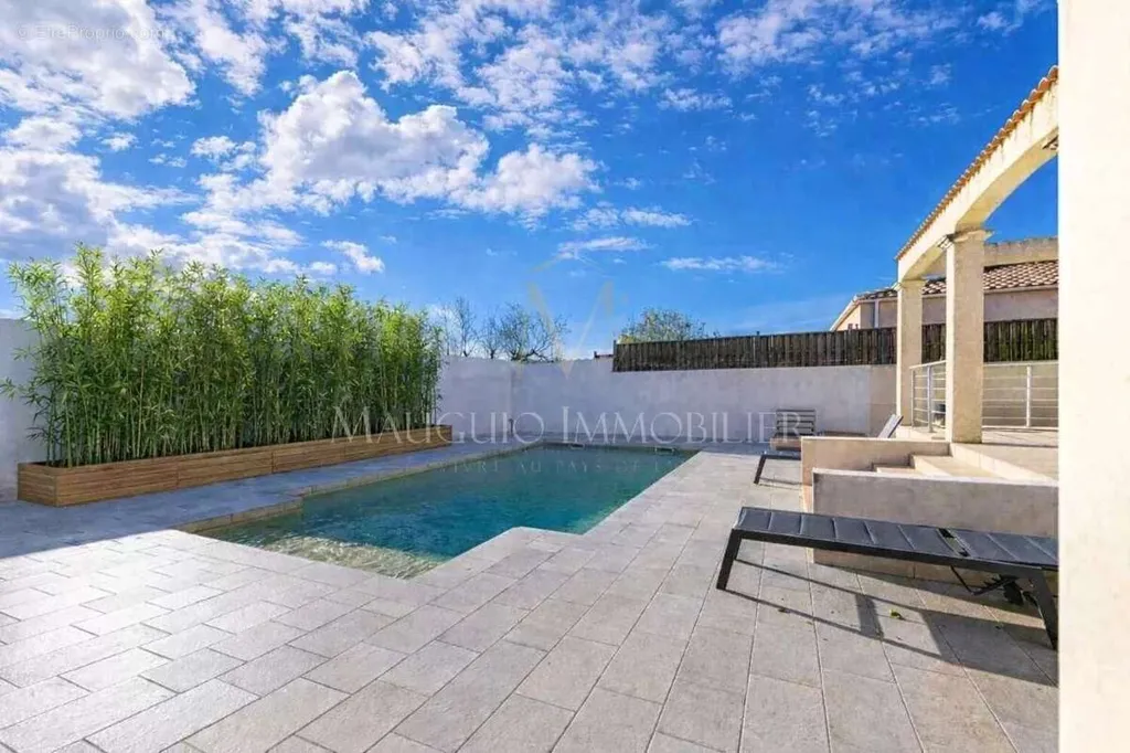 Piscine - Villa Rénovée avec Piscine au Centre de Mauguio