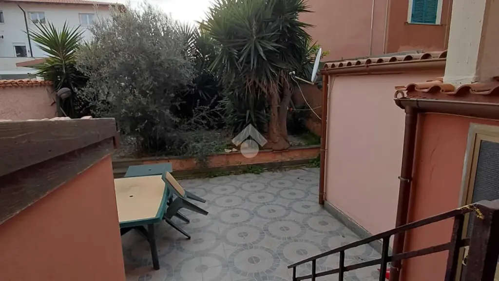 Terrass - Three-Bedroom Apartment with Garden in Ladispoli