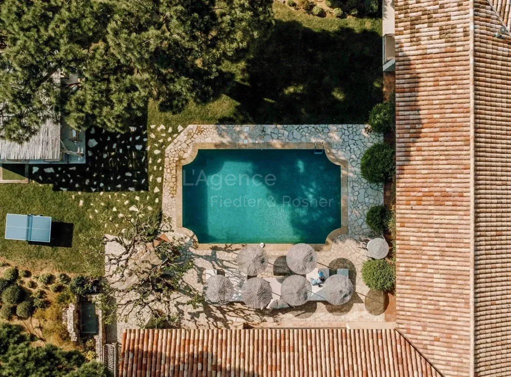 Õhuvaade - Single-Storey Villa with Pool in Ramatuelle