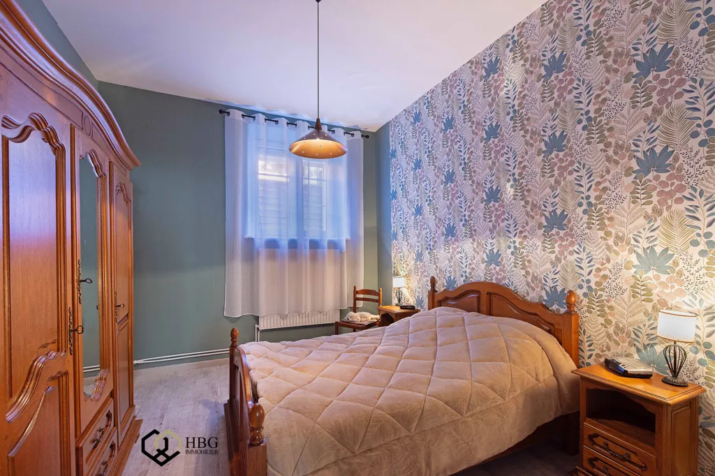 Magamistoad - Spacious 4-Bedroom Apartment with Terrace in Seebach