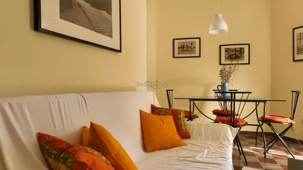 Séjour - Renovated Apartment with Balcony in Modica