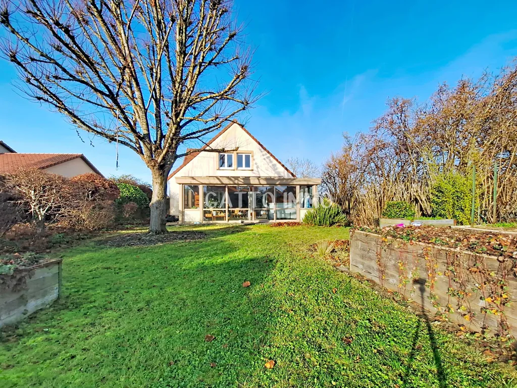 Aed - Spacious House with Véranda in Rémilly